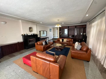 6 Bedroom House