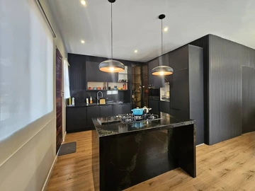 3 Bedroom Flat & Apartment