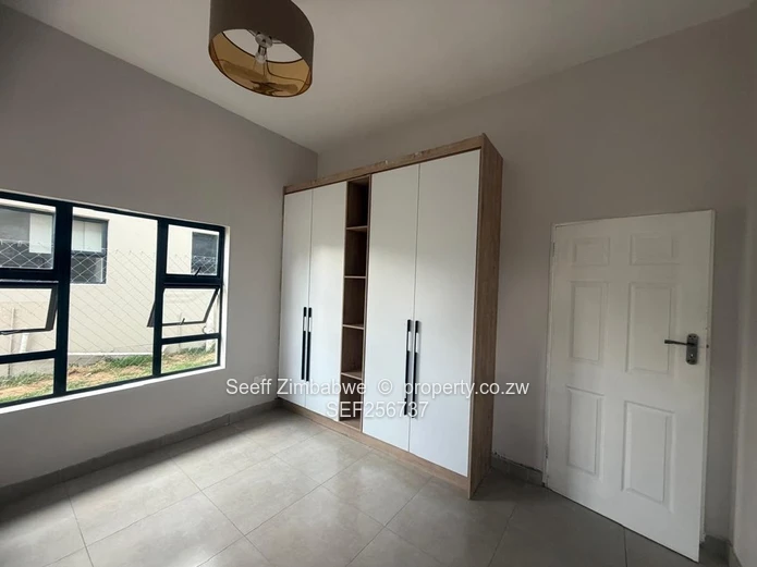 Spacious 3-Bed Face-Brick Home in Secure Hatfield Complex – $900/pm