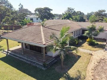 6 Bedroom House