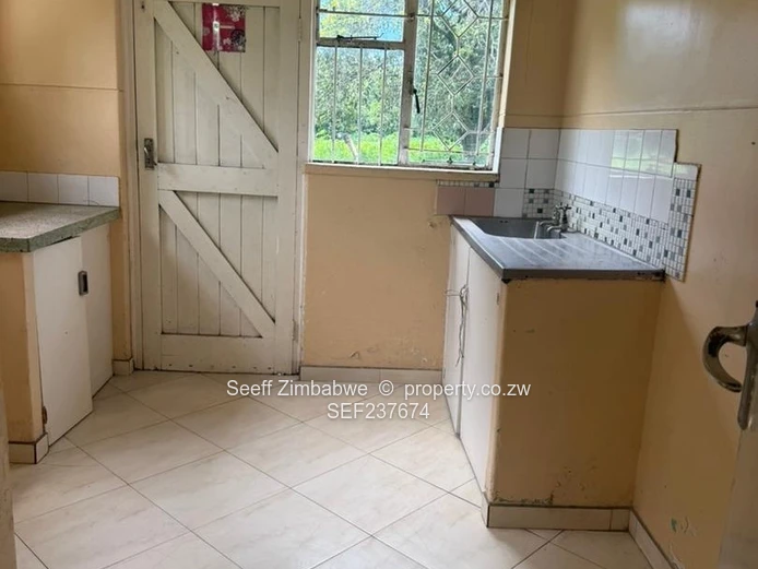 3 Bed house suitable for commercial use