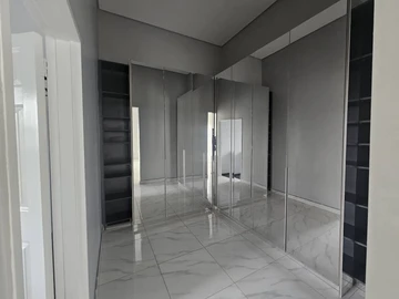 3 Bedroom Flat & Apartment