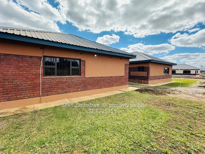 Modern 3 bed Garden Flat in Daylesford-Gweru
