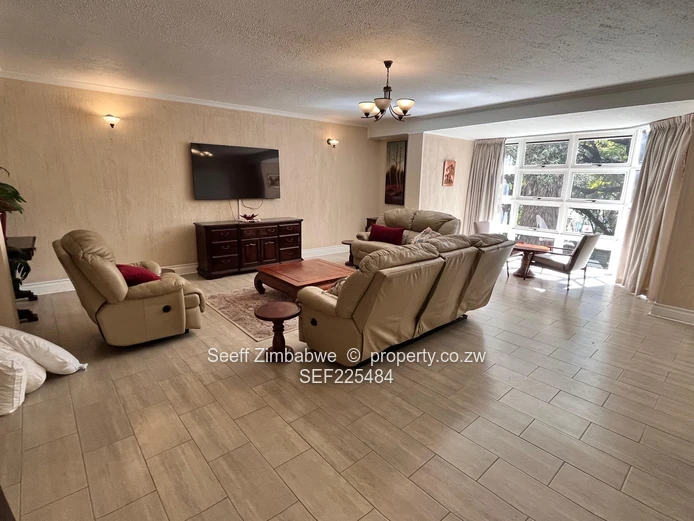 Luxury Living in the Heart of Harare: Fully Furnished Mid-Tower Apartment for Rent!