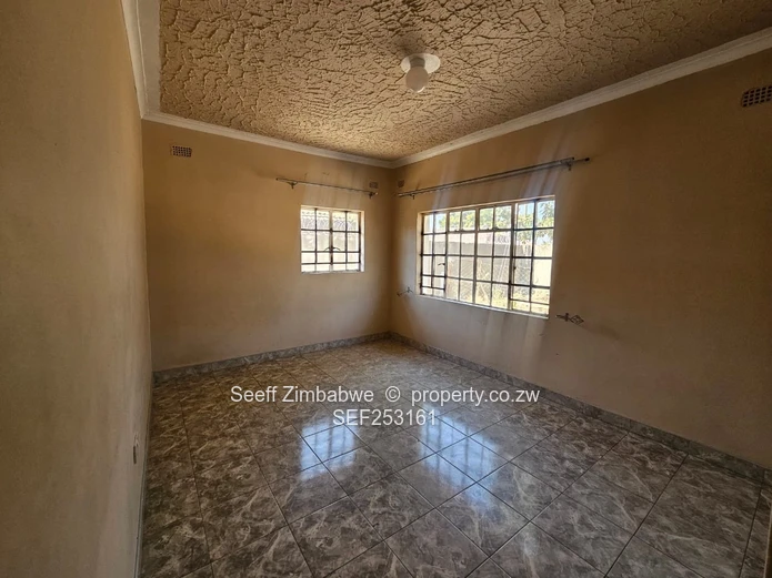 Spacious 4-Bedroom Home With Solar & Borehole In Zimre Park