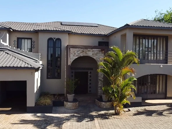 6 Bedroom House