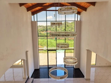 6 Bedroom Flat & Apartment