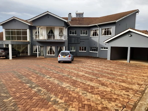 6 Bedroom House