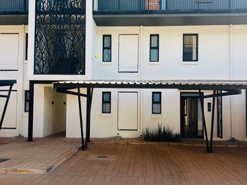 charming 3-bedroom duplex