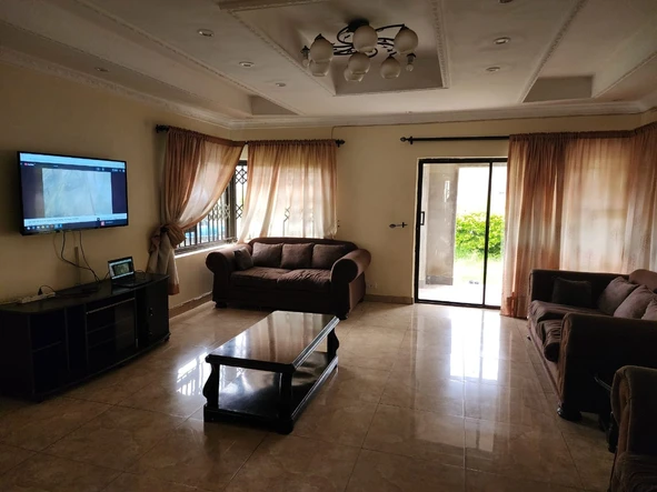 5 Bedroom House