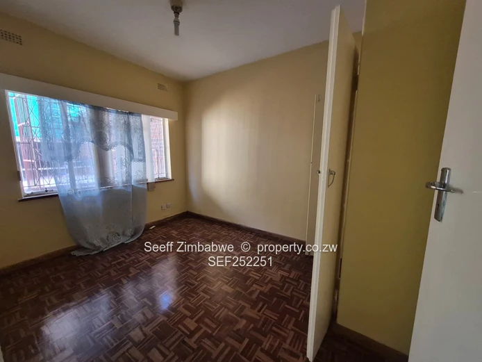 Modern 3-Bedroom Townhouse in Greystone Park, Gaydon Heights — 8-Unit Complex