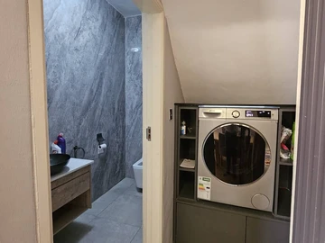 3 Bedroom Flat & Apartment