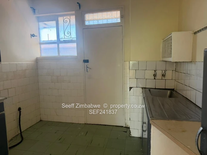 Three-bedroom apartment in the heart of the CBD, Bulawayo