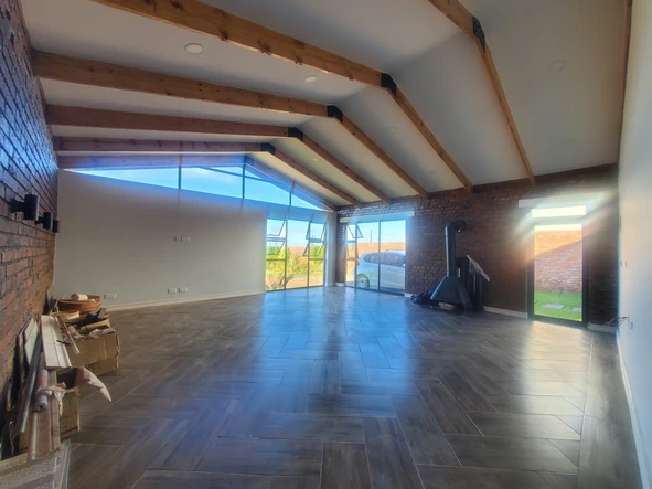 Elegant Brand New 5 Bedroom Home