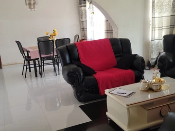 5 Bedroom House