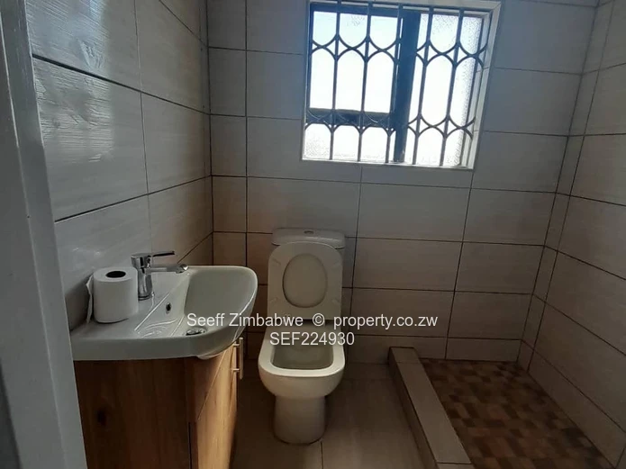 Townhouse for Sale in Queenspark.