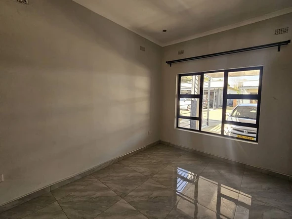 3 Bedroom Flat & Apartment