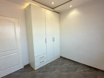 3 Bedroom Flat & Apartment