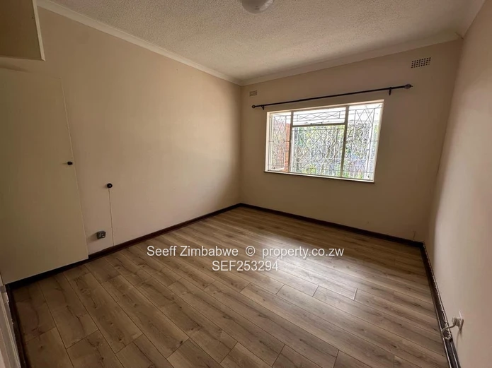 Executive 2-Bedroom Avondale Garden Flat with Dedicated Office