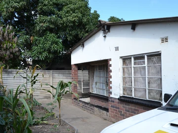 Spacious 4-Bed Glen View Home with Modern Amenities