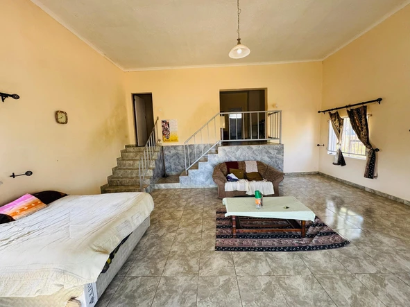 6 Bedroom House