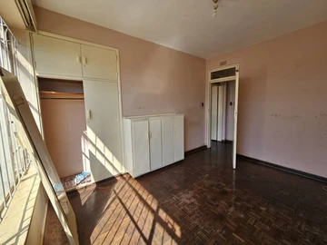 Flat & Apartment