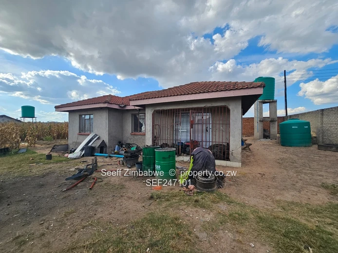 Zimre Park: 3-Bed Cottage Home on 2000m²