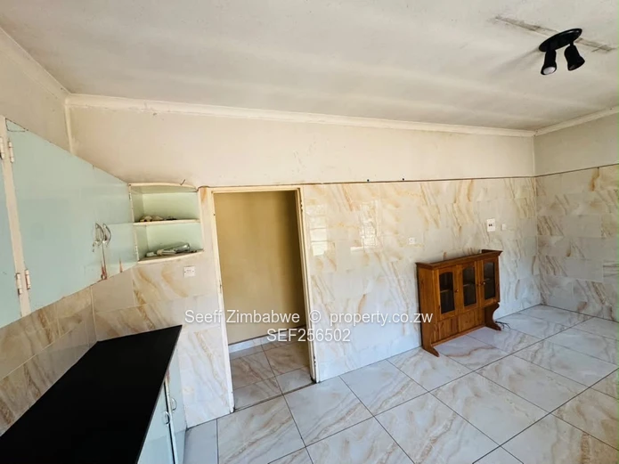 3-Bedroom Family Property On Over 1 Acre