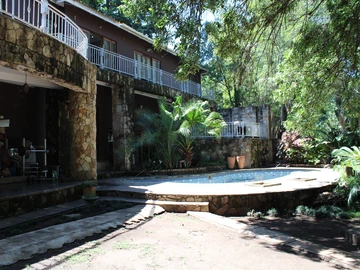 12 Bedroom House