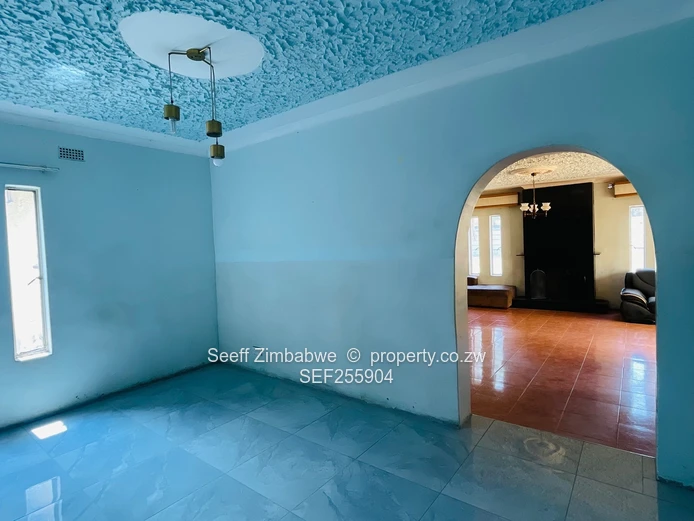 5 Bedroom House For Sale In Old Windsor Ruwa (Sole Mandate)