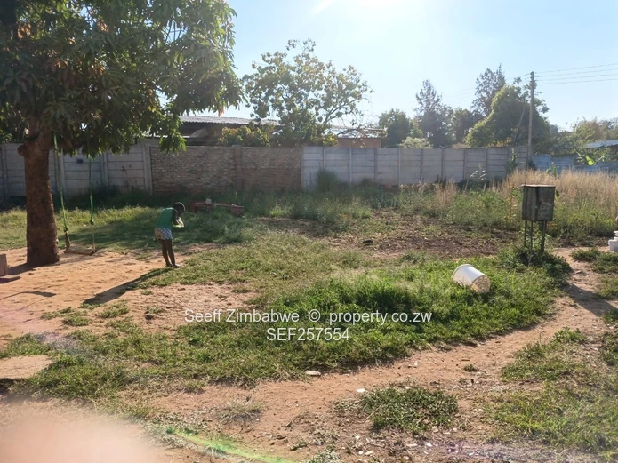 Walled Workshop & Warehouse 2325m² — Chinhoyi, Good ZESA (Sole Mandate)