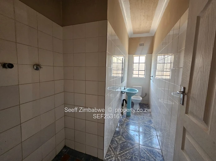 Spacious 4-Bedroom Home With Solar & Borehole In Zimre Park