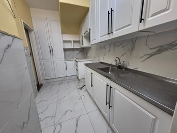 3 Bedroom Flat & Apartment