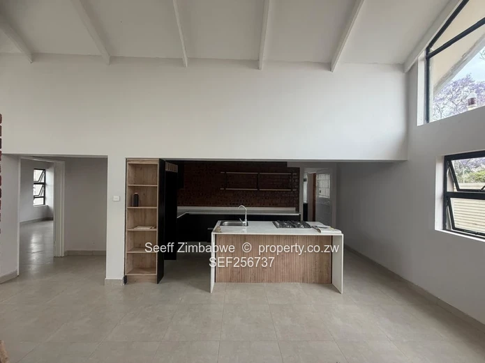Spacious 3-Bed Face-Brick Home in Secure Hatfield Complex – $900/pm