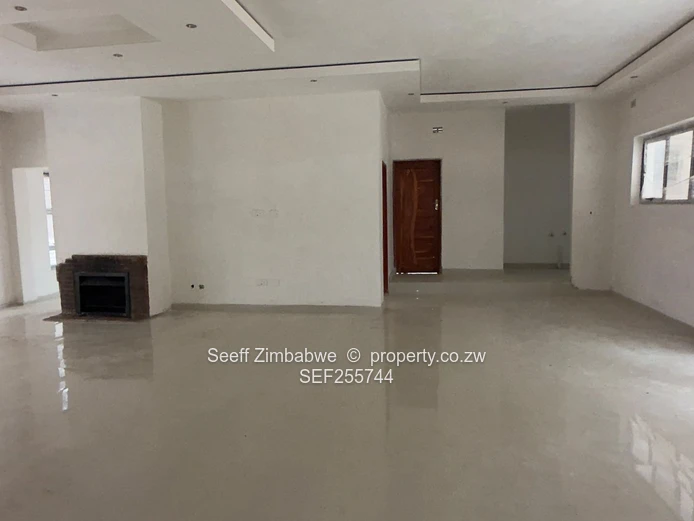 Spacious 5-Bedroom Executive Property with 3-Bedroom Cottage