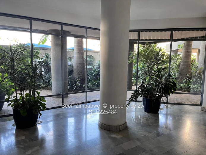 Luxury Living in the Heart of Harare: Fully Furnished Mid-Tower Apartment for Rent!