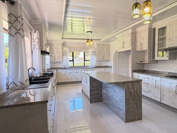5 Bedroom House