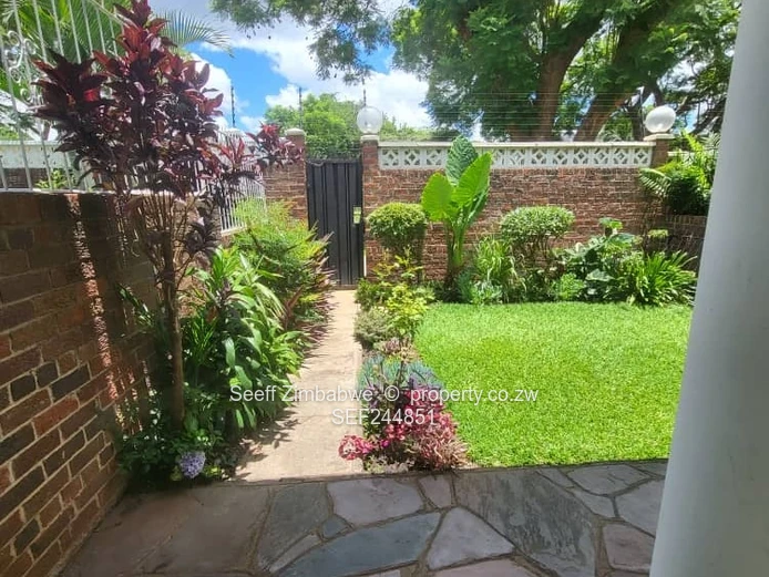 Sunlit Double-Storey 3-Bed Garden Flat in Avenues