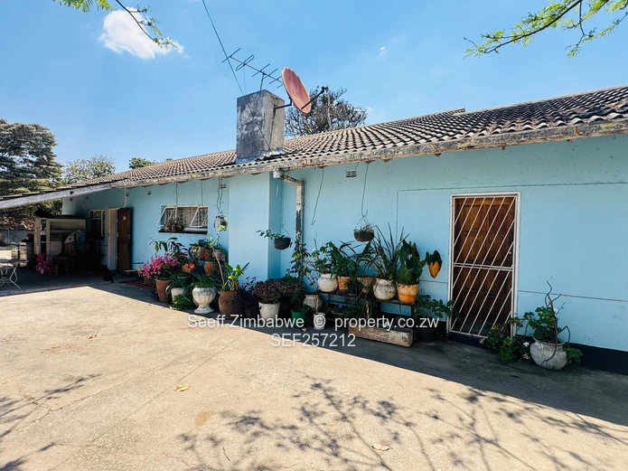 Solid 3-Bedroom Home on 5,423 sqm in Chadcombe (Sole Mandate)
