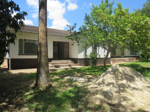 Prime Ridgeway Commercial Property