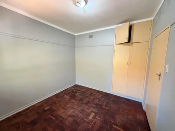 3 Bedroom Flat & Apartment