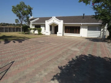 Garden Flat available