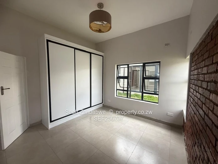 Spacious 3-Bed Face-Brick Home in Secure Hatfield Complex – $900/pm