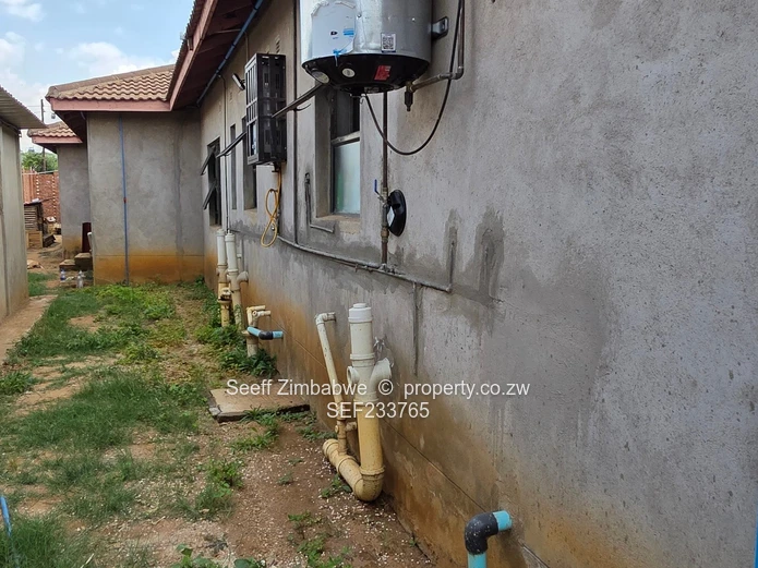  5-Bed Belvedere Home — 1,100m² Stand, Borehole
