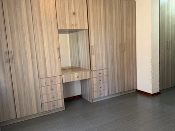 4 Bedroom Flat & Apartment