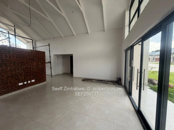 Spacious 3-Bed Face-Brick Home in Secure Hatfield Complex – $900/pm