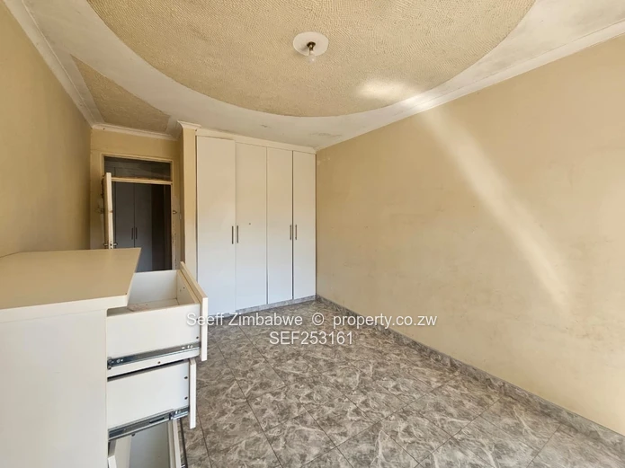 Spacious 4-Bedroom Home With Solar & Borehole In Zimre Park