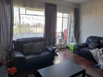2 Bedroom Flat & Apartment