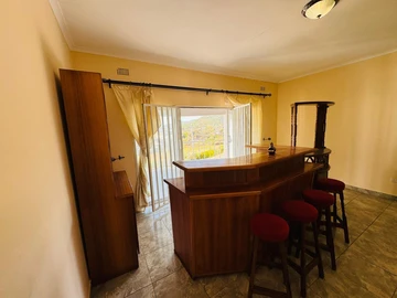 6 Bedroom House