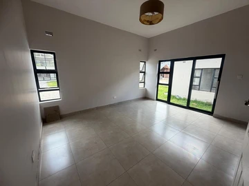 3 Bedroom Flat & Apartment